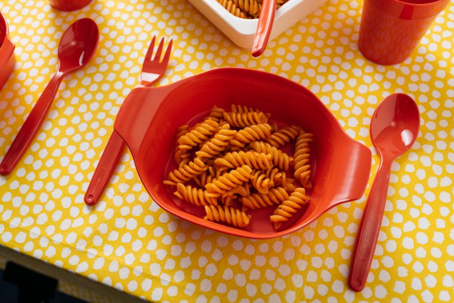 Red Multidish with Pasta Portion