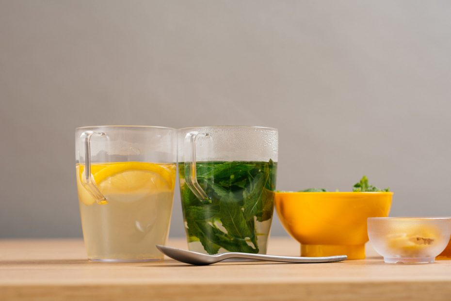 Lemon and Mint Tea in Clear Mugs with Handle