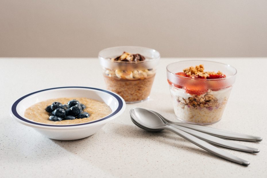 Blueberry Porridge in a white and royal blue bowl