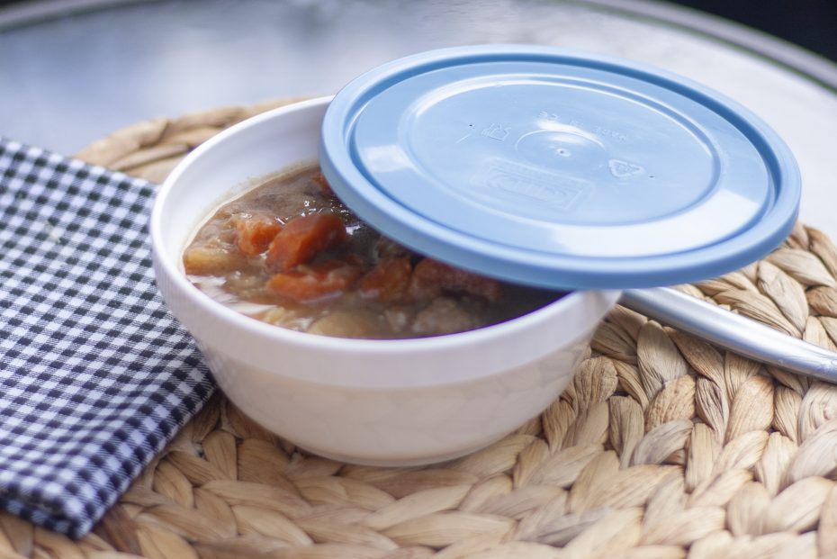 White 450ml Bowl with Stew and Blue Hermetic Lid