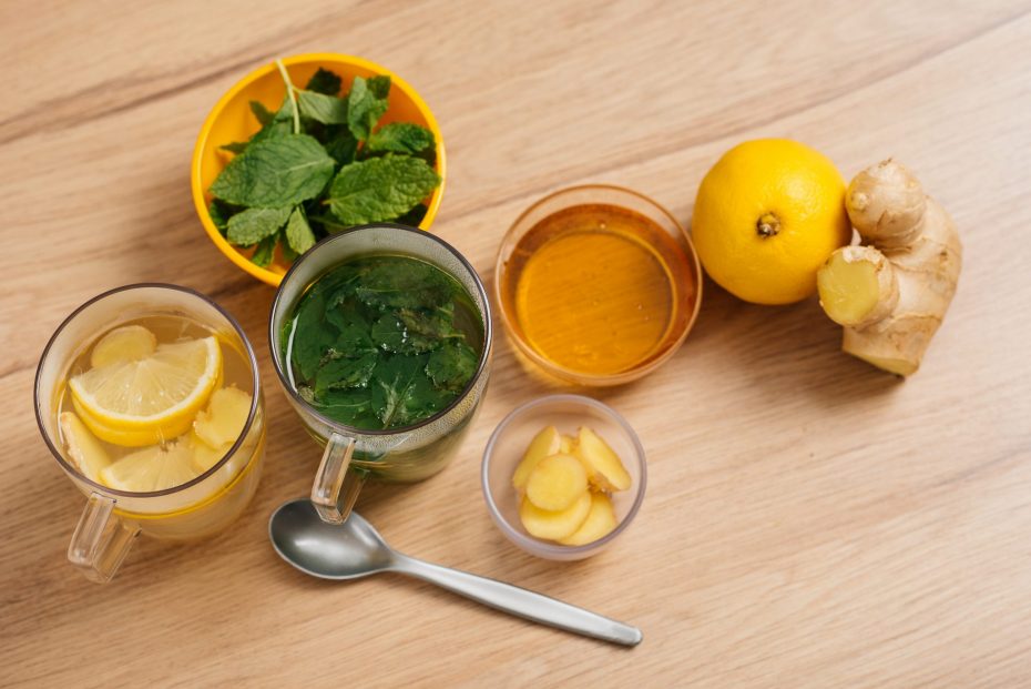 Mint and Lemon Tea with a Silver Copolyester Teaspoon