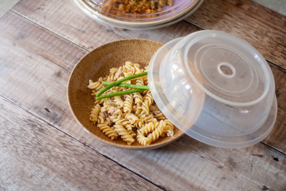 Cloche with Vent on Crockery Plate Open