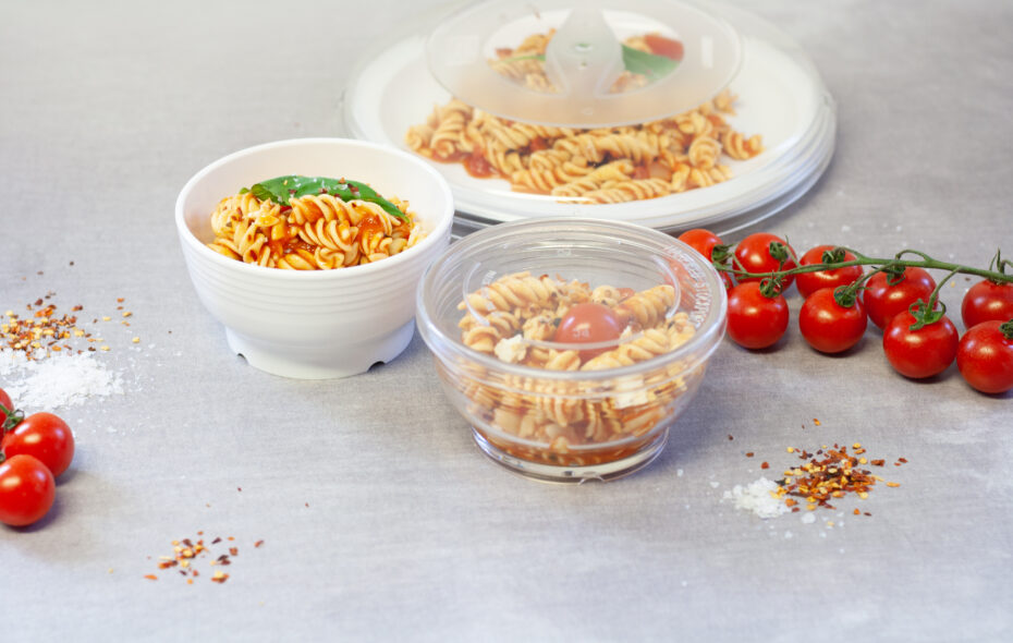 White & Clear Hi Heat Bowls with pasta