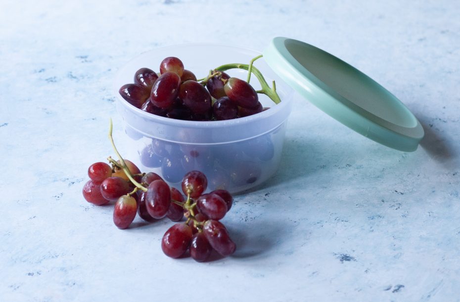 Vacutop Round 1L Container with Grapes