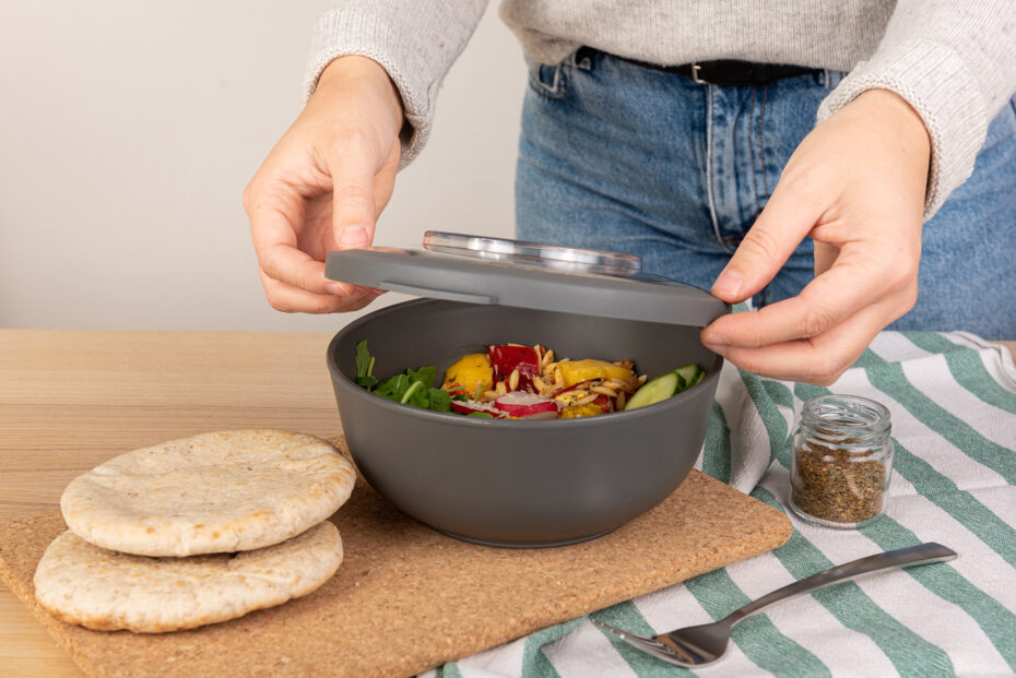 Salad in Grey Amuse 1L Bowl