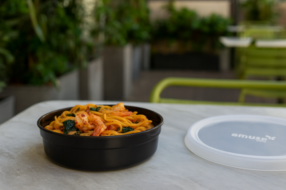 Pasta Dish in 750ml Amuse Pro Black Bowl and Lid