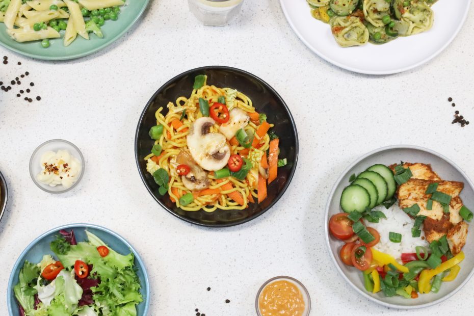 Noodles in Medium Black Walled Bowl